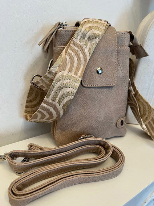 Tasche mit zwei Tragegurten