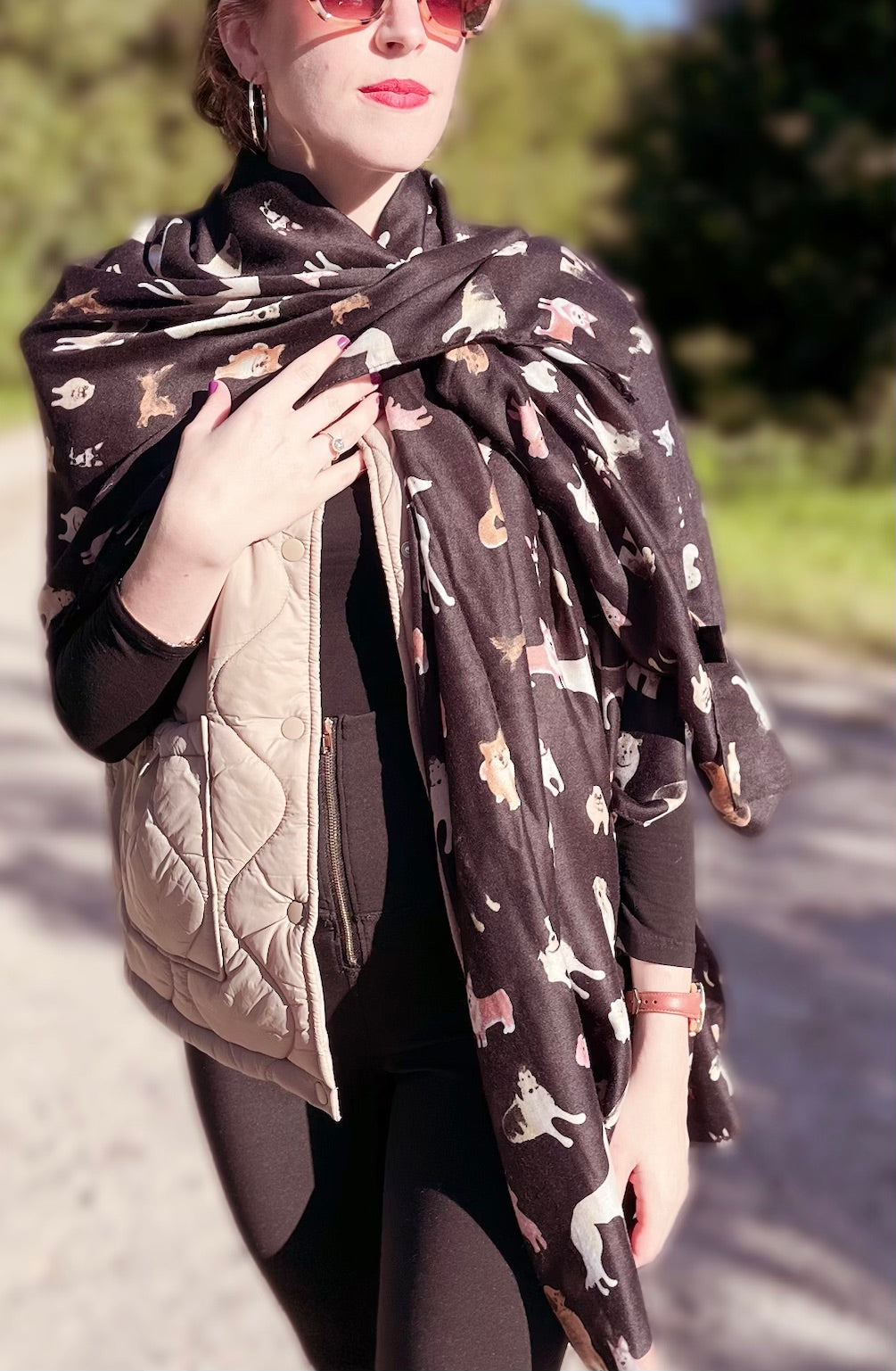 Schal in Schwarz mit Motiv