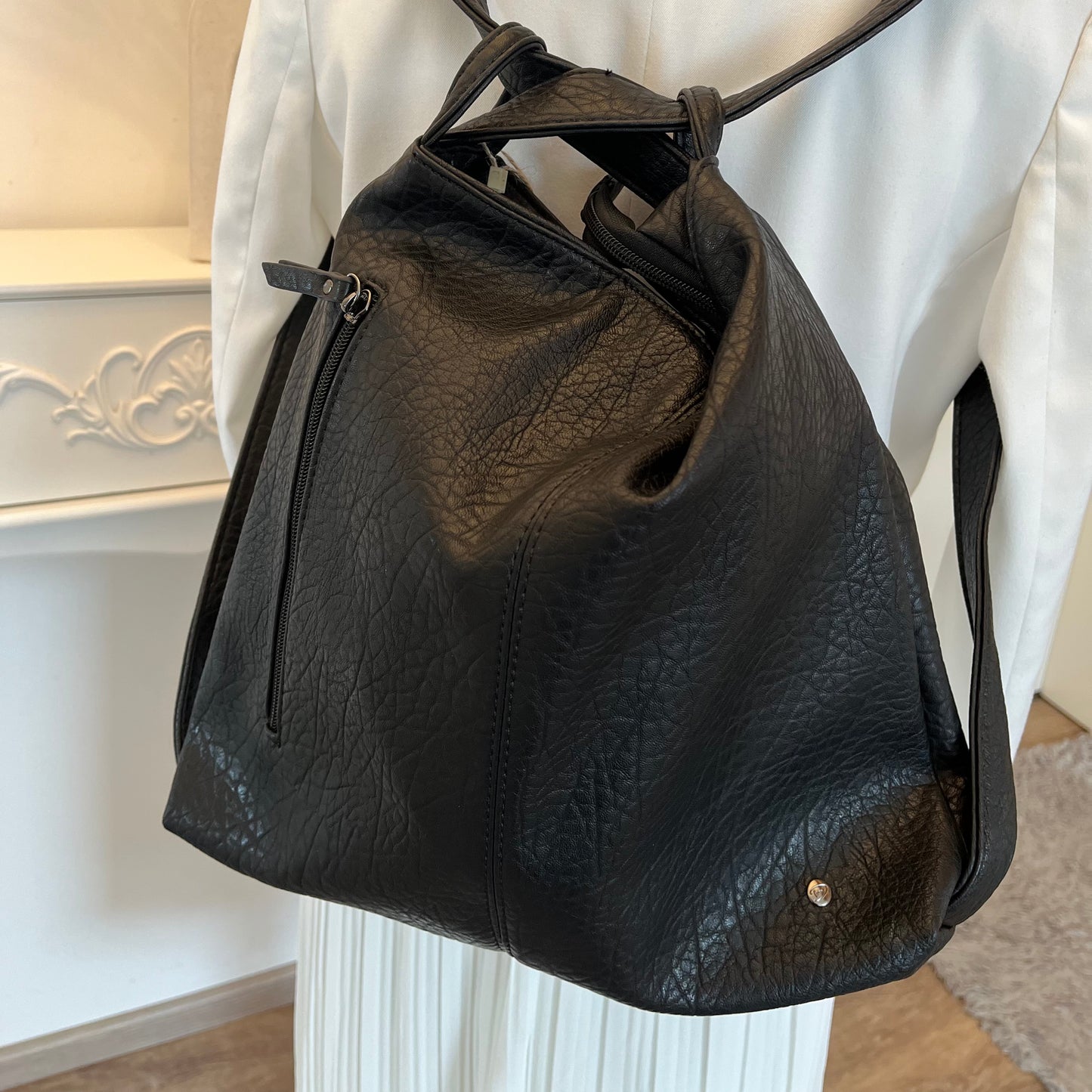 Tasche auch als Rucksack tragbar in schwarz